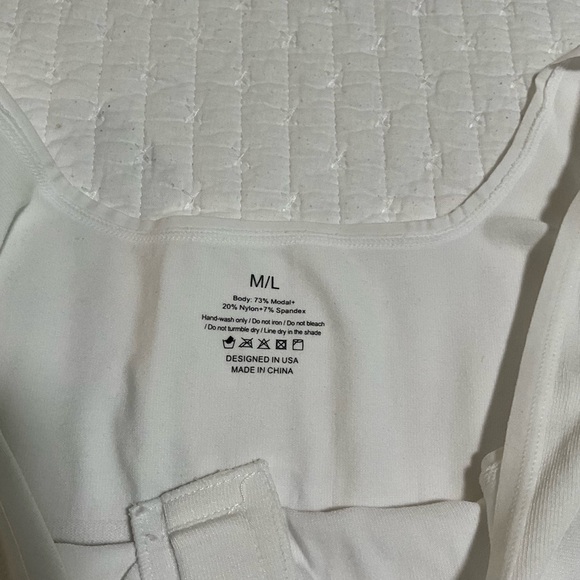 Popilush White Henley - brand new - Picture 2 of 3